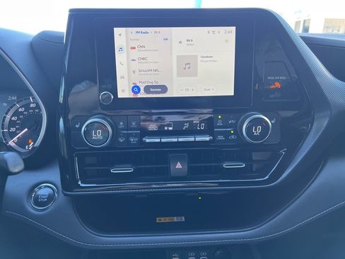 Used 2023 Toyota Highlander XSE image 33