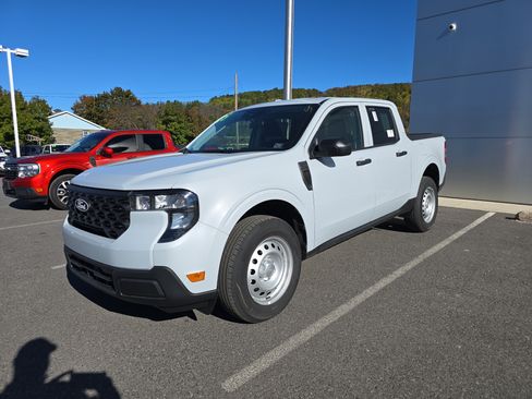 New 2025 Ford Maverick XL image 8