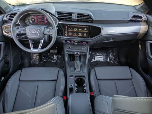 New 2025 Audi Q3 2.0T Premium image 5