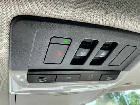 Used 2023 Nissan Rogue SL w/ SL Premium Package FWD image 16
