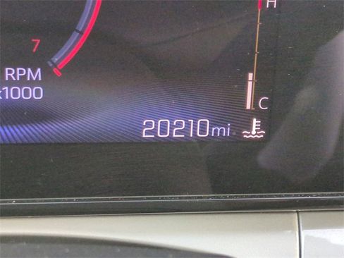 Certified 2025 Chevrolet Trax LT image 31