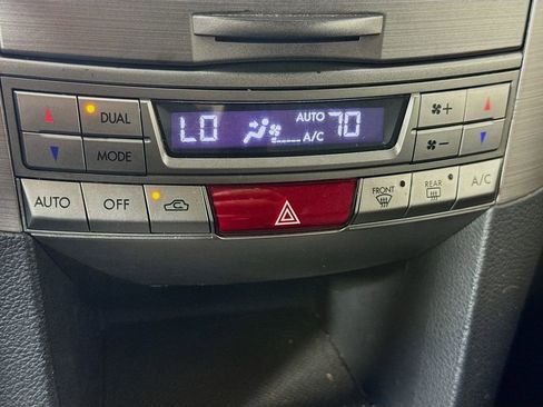 Used 2014 Subaru Outback 3.6R Limited w/ Moonroof Package image 17