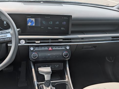 Used 2025 Hyundai Santa Cruz SEL AWD/4WD image 15
