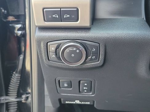 Used 2019 Ford F250 Platinum w/ Platinum Ultimate Package AWD/4WD image 22