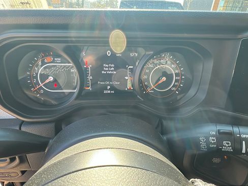 Certified 2025 Jeep Wrangler Sport S image 29