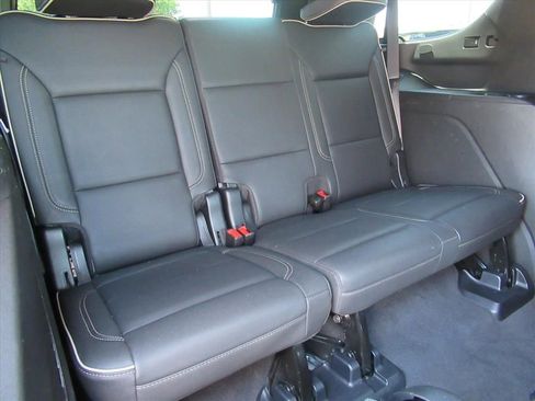 Used 2022 GMC Yukon SLT w/ SLT Luxury Package RWD image 35