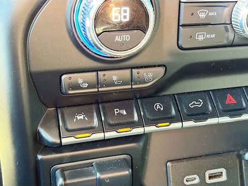 Used 2020 GMC Sierra 1500 AT4 w/ AT4 Premium Package AWD/4WD image 21