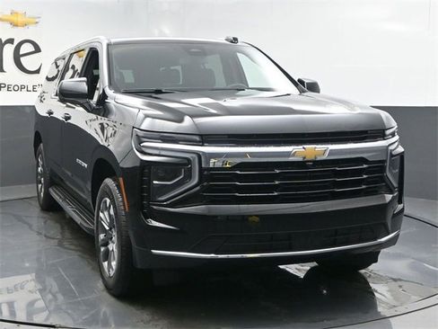 New 2025 Chevrolet Suburban LS image 30