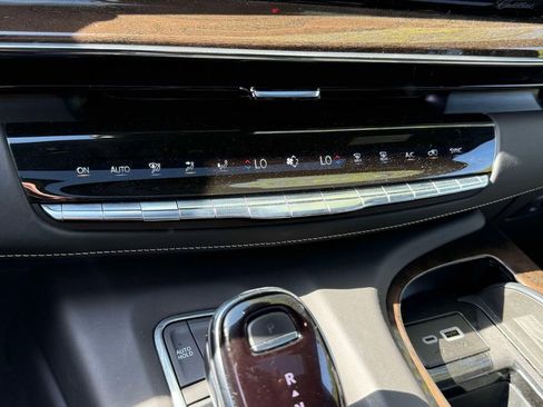 Used 2023 Cadillac Escalade Sport Platinum AWD/4WD image 26
