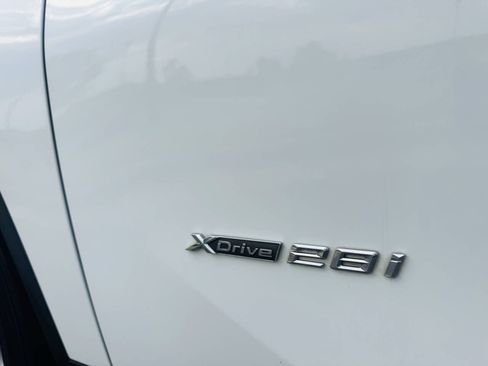 Used 2017 BMW X1 xDrive28i w/ Premium Package AWD/4WD image 8