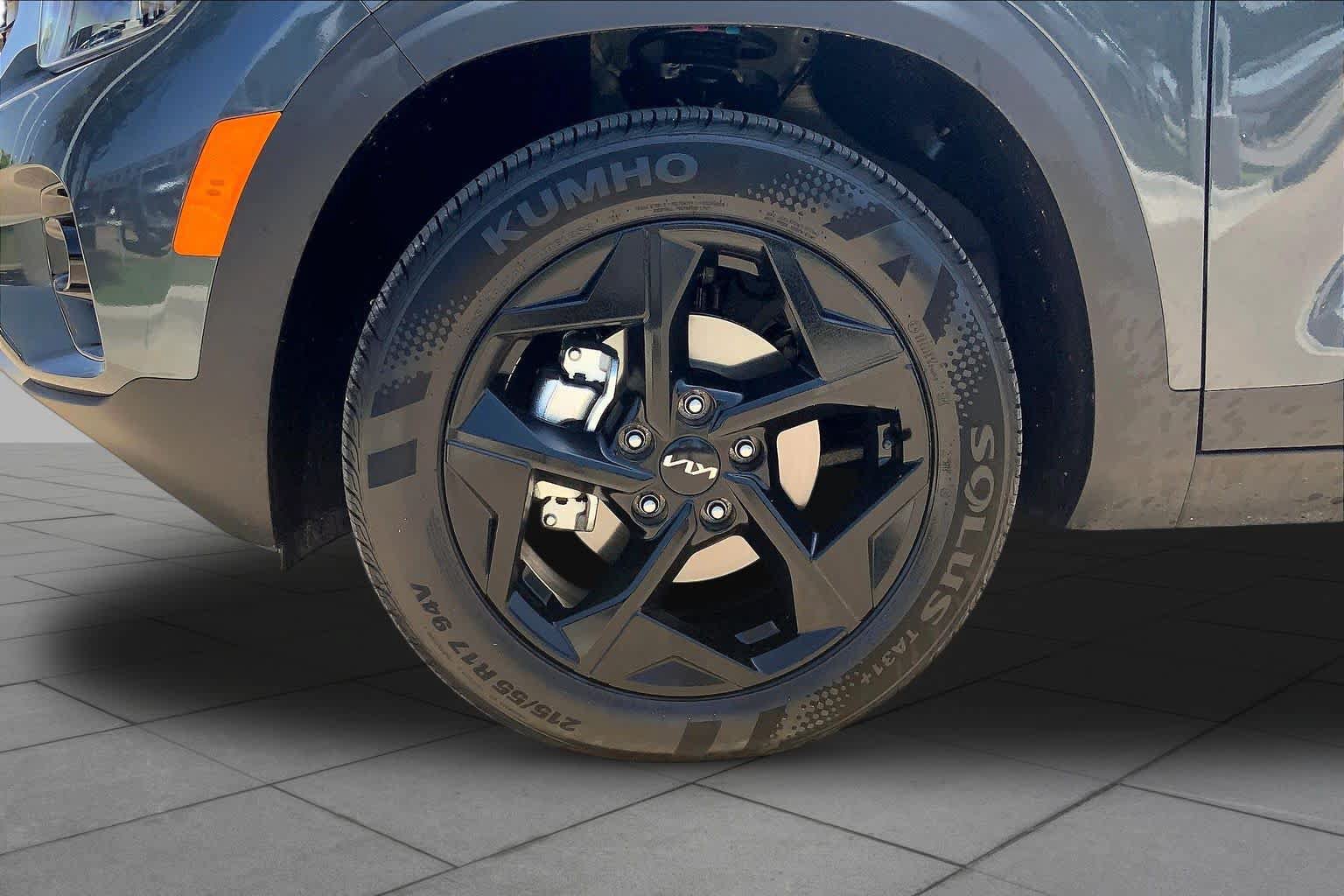 Certified 2026 Kia Seltos EX w/ EX Sunroof Package FWD image 11