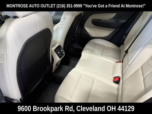 Used 2023 Volvo XC40 B5 Plus w/ Climate Package AWD/4WD image 34