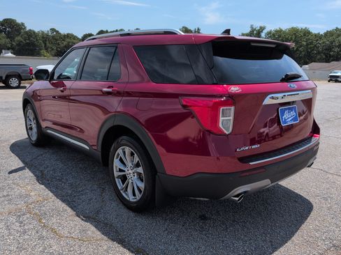 Certified 2022 Ford Explorer Limited w/ Equipment Group 301A RWD image 5