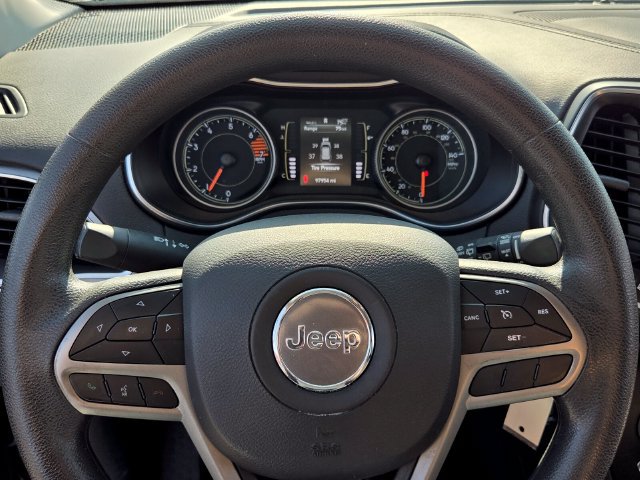 Used 2019 Jeep Cherokee Latitude w/ Popular Appearance Group FWD image 26