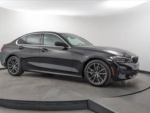 Used 2020 BMW 330i Sedan w/ Convenience Package RWD image 11