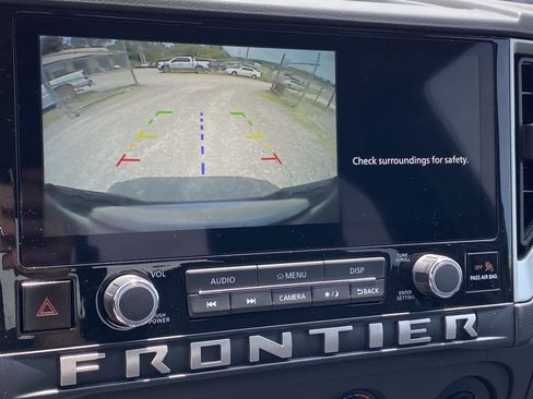 Used 2025 Nissan Frontier SV RWD image 14