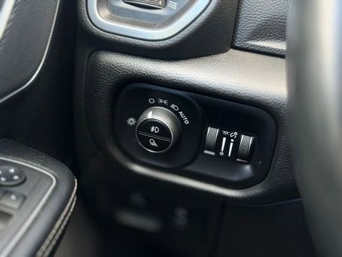 Used 2022 RAM 1500 Laramie AWD/4WD image 24