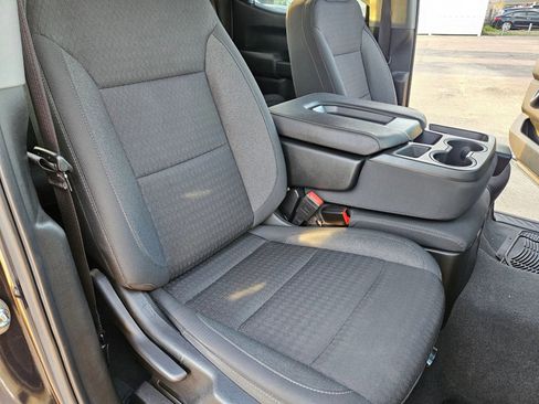 Used 2022 Chevrolet Silverado 1500 Custom image 26