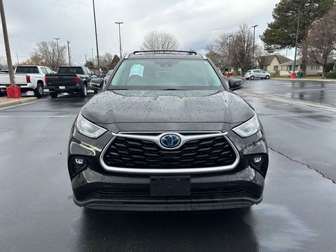 Used 2021 Toyota Highlander XLE image 8
