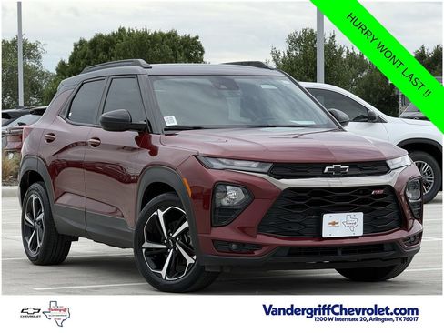 Used 2023 Chevrolet TrailBlazer RS w/ Convenience Package FWD image 2