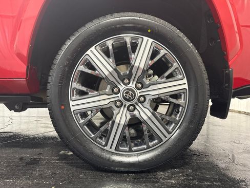 Used 2023 Toyota Sequoia Capstone AWD/4WD image 13