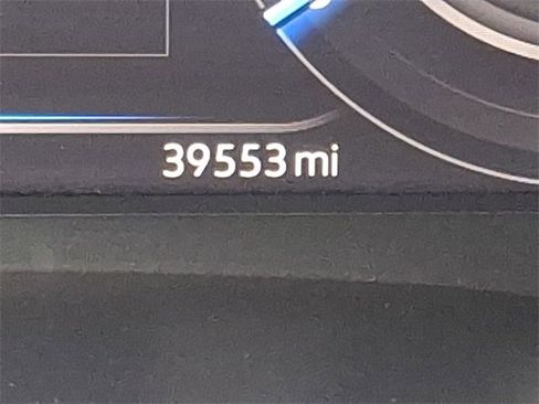 Used 2022 Volkswagen Atlas Cross Sport SE image 19