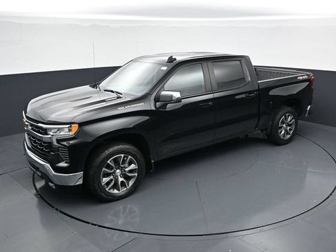 Used 2024 Chevrolet Silverado 1500 LT AWD/4WD image 36
