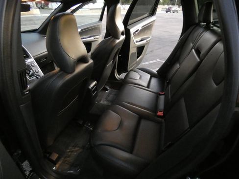 Used 2016 Volvo XC60 T6 Platinum image 40