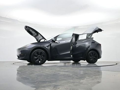 Used 2025 Tesla Model Y Long Range AWD/4WD image 51