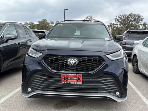 Used 2023 Toyota Highlander XSE image 2
