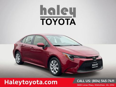 Certified 2022 Toyota Corolla LE FWD image 1