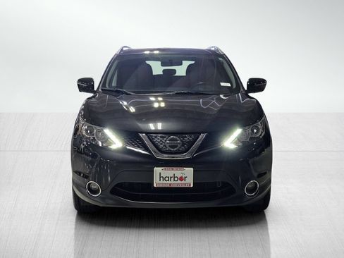 Used 2018 Nissan Rogue Sport SV w/ SV Technology Package FWD image 2