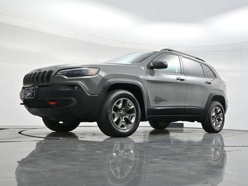 Used 2019 Jeep Cherokee Trailhawk w/ Cold Weather Group AWD/4WD image 42