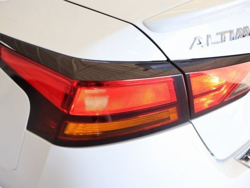 Used 2022 Nissan Altima 2.5 Platinum image 27