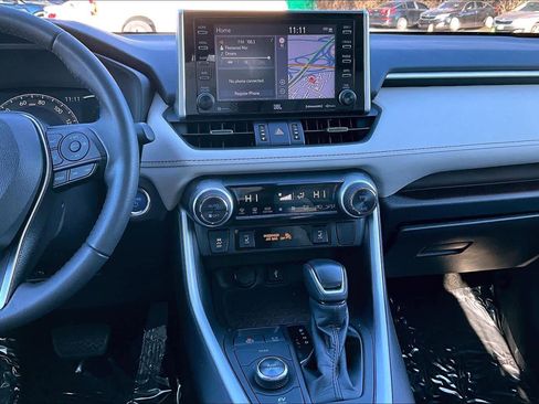 Used 2021 Toyota RAV4 Limited image 6