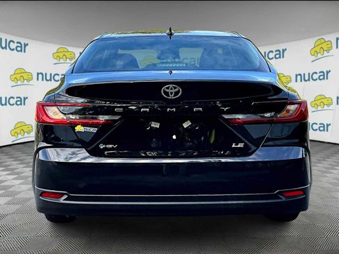 Used 2025 Toyota Camry LE image 5