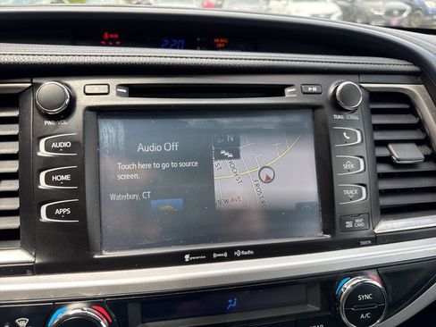 Used 2017 Toyota Highlander XLE w/ Protection Package #3 AWD/4WD image 26