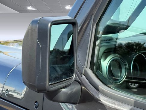 Used 2018 Jeep Wrangler Unlimited Sahara image 24