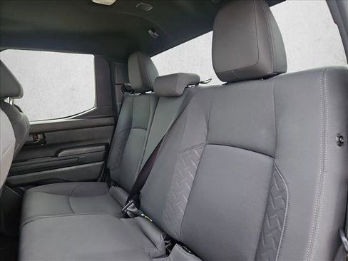 Used 2025 Toyota Tacoma SR5 AWD/4WD image 18