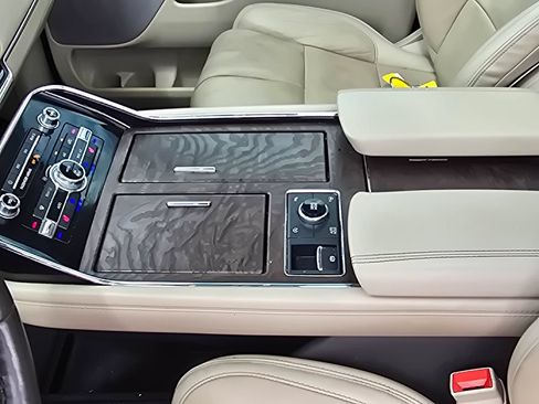 Used 2021 Lincoln Navigator Reserve AWD/4WD image 11