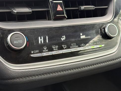 Used 2023 Toyota Corolla SE image 18