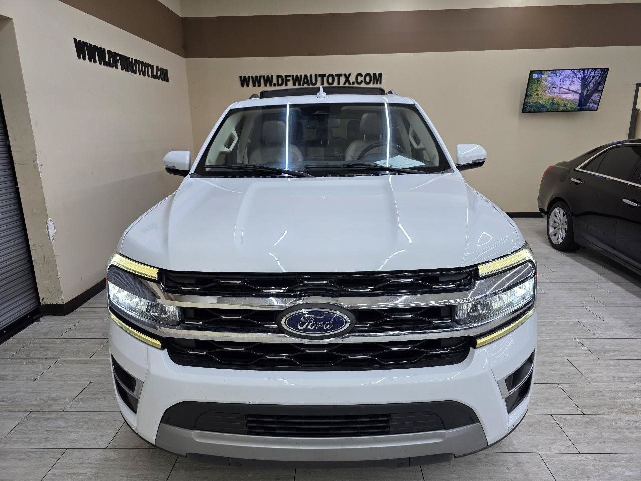 Used 2023 Ford Expedition Max Limited RWD image 3