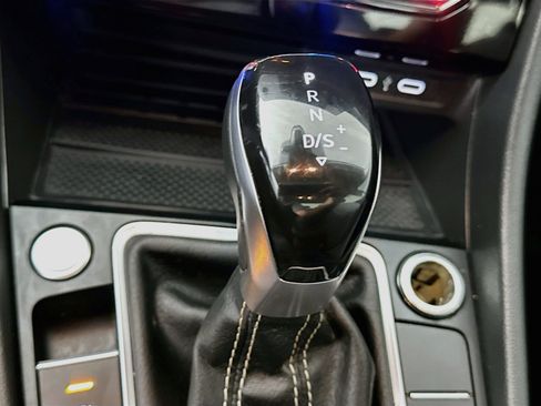 Used 2025 Volkswagen Jetta SE FWD image 24