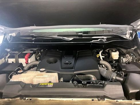 Used 2022 Toyota Tundra SR5 w/ TRD Off-Road Package AWD/4WD image 10