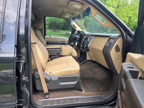 Used 2013 Ford F250 XLT w/ Chrome Pkg AWD/4WD image 29