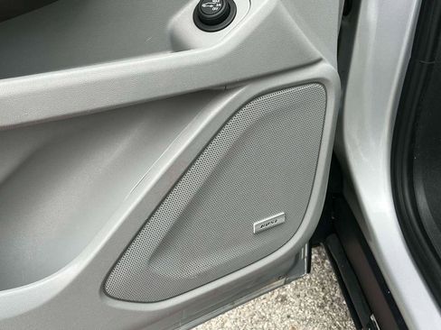 Used 2020 GMC Terrain SLT w/ Preferred Package image 16