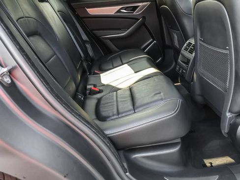 Used 2024 Jaguar F-PACE R-Dynamic S AWD/4WD image 33