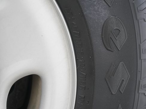 Used 2017 Chevrolet Express 3500 Extended image 18