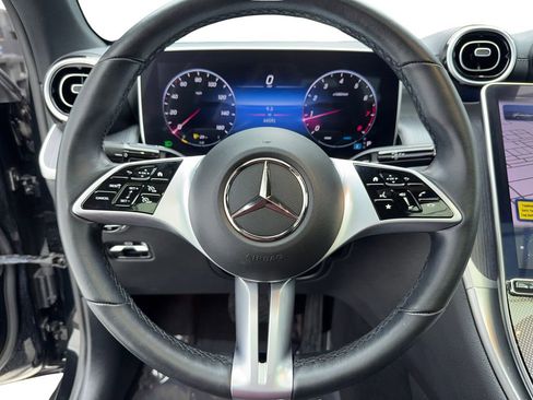 Used 2024 Mercedes-Benz GLC 300 4MATIC image 24