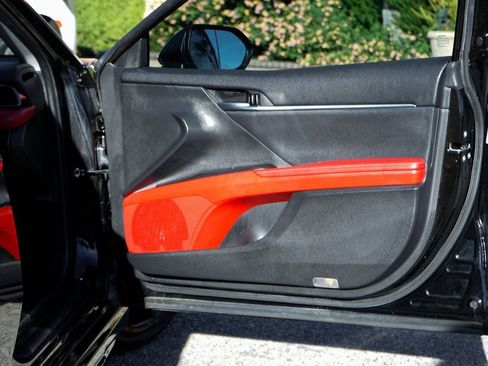 Used 2022 Toyota Camry XSE image 39